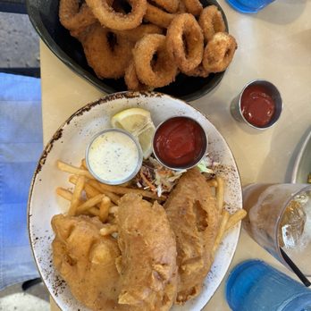 Holoholo Grill - Fish & chips with side of onion rings - Hawaiian Near Me - Koloa, Hawaii