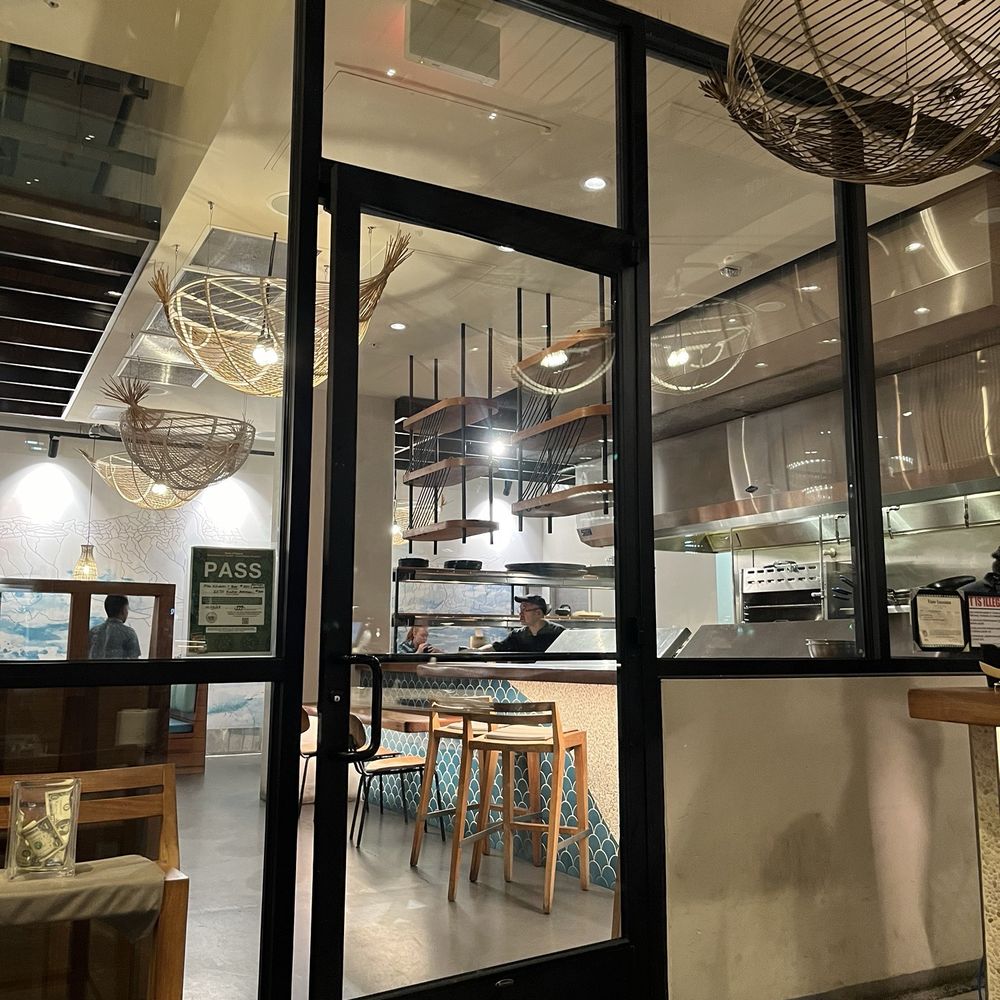 Piko Kitchen + Bar - Cocktail Bars Near Me - Honolulu, Hawaii