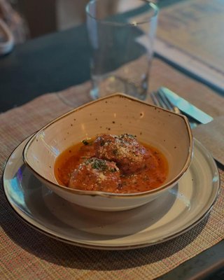 Sapido Italian Restaurant, Pizza , Wine , Market and Café by null
