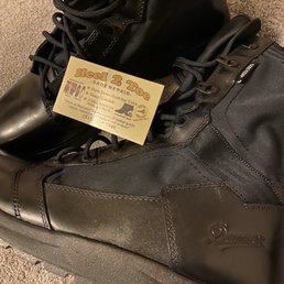 These boots are NOT HIGH SHINE! They look as if they were just taken out of a box in need for shine! These boots are NOT HIGH SHINE! They look as if they were just taken out of a box in need for shine!