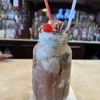 Savvy's Downtown Sweets - Chocolate mint float!!! - Ice Cream & Frozen Yogurt Near Me - Gilroy, California Savvy's Downtown Sweets - Chocolate mint float!!! - Ice Cream & Frozen Yogurt Near Me - Gilroy, California
