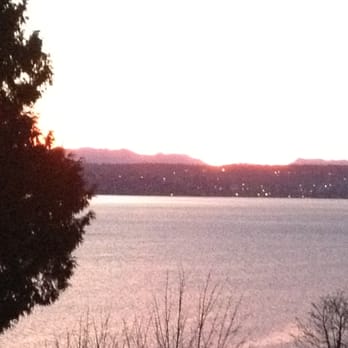 Elaine Shankland Realtor - Sunrise over Lake Washington - Real Estate Agents Near Me - Seattle, Washington Elaine Shankland Realtor - Sunrise over Lake Washington - Real Estate Agents Near Me - Seattle, Washington