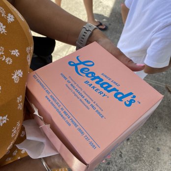 Leonard's Bakery - Bakeries Near Me - Honolulu, Hawaii Leonard's Bakery - Bakeries Near Me - Honolulu, Hawaii