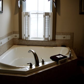 Pheasant Field Bed and Breakfast - Bed & Breakfast Near Me - Carlisle, Pennsylvania