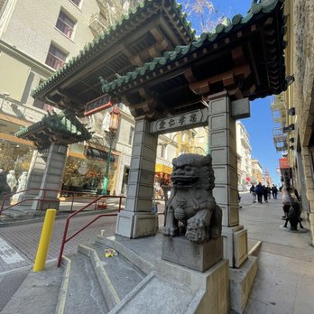 Dragon's Gate - Landmarks & Historical Buildings Near Me - San Francisco, California