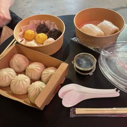 Sweet Sticky Rice( including Crispy Dough) and Pan-fried Pork Bun 6 Sweet Sticky Rice( including Crispy Dough) and Pan-fried Pork Bun 6
