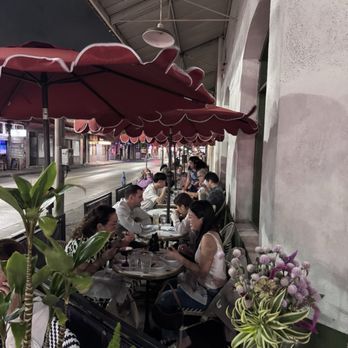 Fete - Patio seating - New American Near Me - Honolulu, Hawaii