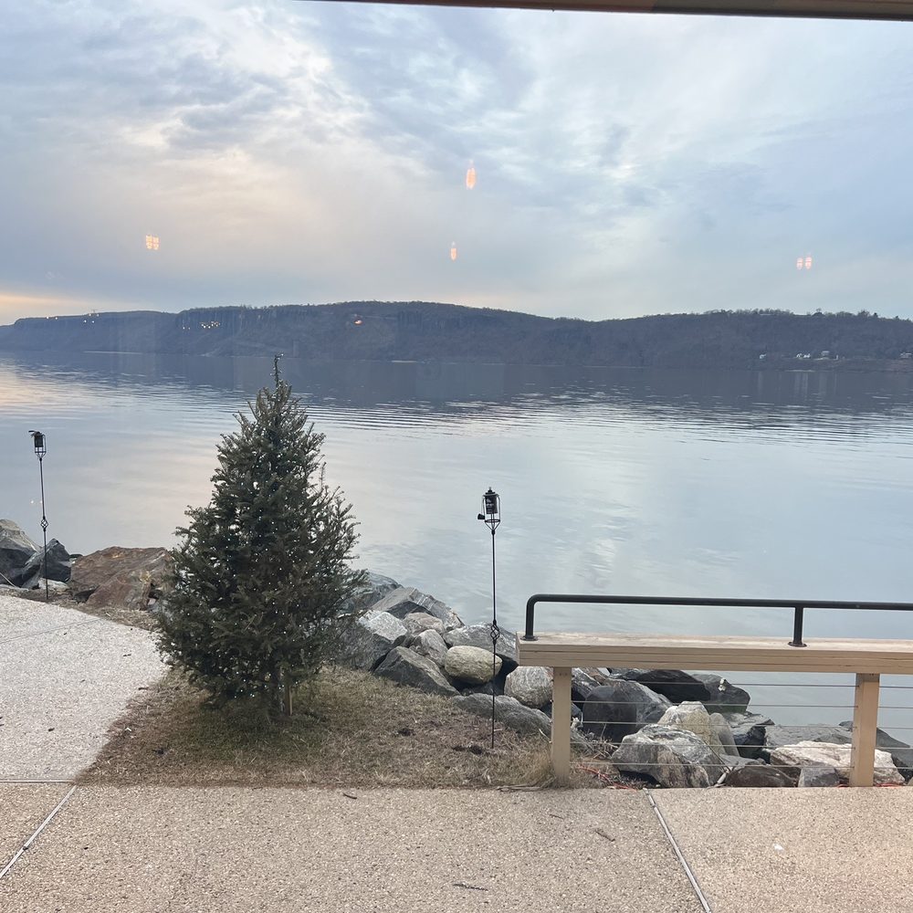 Half Moon - Hudson River! - New American Near Me - Dobbs Ferry, New York Half Moon - Hudson River! - New American Near Me - Dobbs Ferry, New York
