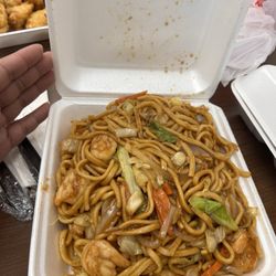 Sunrise Inn Hotel and Food Plaza - Shrimp chow mein