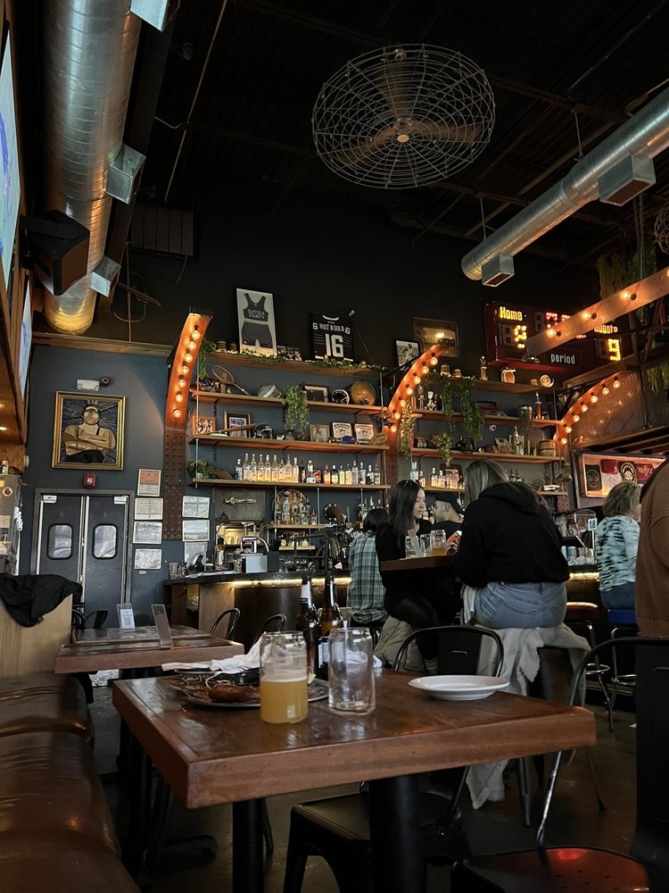 THE RUST & GOLD 251 Photos & 245 Reviews 70 Gerard St, Huntington