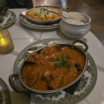 Monarch & Lion - Chicken Tikka masala - British Near Me - Chicago, Illinois Monarch & Lion - Chicken Tikka masala - British Near Me - Chicago, Illinois