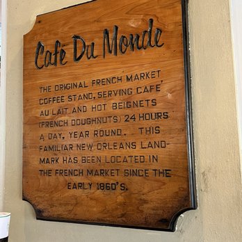 Cafe Du Monde - Cafes Near Me - New Orleans, Louisiana