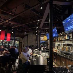 Bar Louie - Orlando Gateway