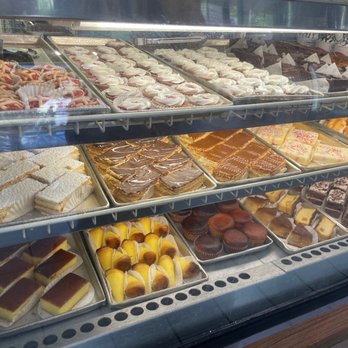 El Brazo Fuerte Bakery - Postres - Bakeries Near Me - Miami, Florida