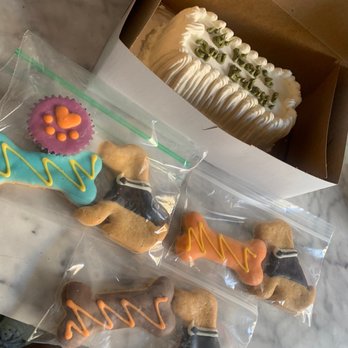 Redondo Dog - Amazing dog treats and cake for my pup! Would definitely order again . My pup loved the treats as well - Pet Services Near Me - Carson, California