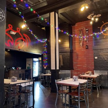 Cap't Loui - Beautiful interior - Cajun/Creole Near Me - Montclair, New Jersey