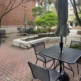 Blondies Bagels & Cafe - Outdoor seating area is awesome! - Bagels Near Me - Charleston, South Carolina