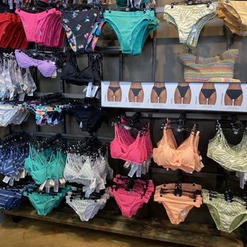 Billabong - Men's Clothing Near Me - Universal Cty, California Billabong - Men's Clothing Near Me - Universal Cty, California