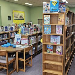 Stanley Tubbs Memorial Library - Plenty of books to choose from