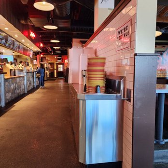 Phil's BBQ - Barbeque Near Me - Santee, California