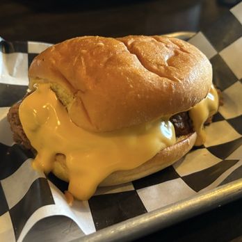 Main Birds Hot Chickens - Single Cheese Slider - Chicken Shop Near Me - Spring, Texas