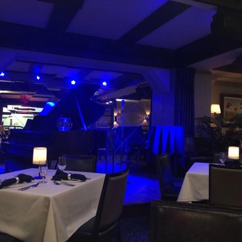 Caucus Club - Empty on a Tuesday 7:30PM - Steakhouses Near Me - Detroit, Michigan Caucus Club - Empty on a Tuesday 7:30PM - Steakhouses Near Me - Detroit, Michigan