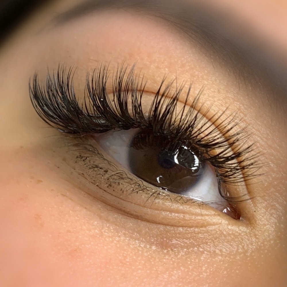 Eye Love Lashes Beauty Lounge Logo