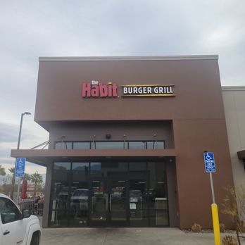 Habit Burger & Grill - Storefront - Salad Near Me - Palm Desert, California