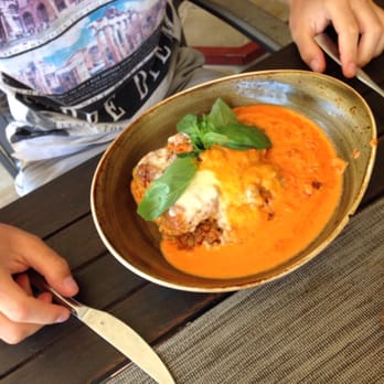 Alfredo - Lasagne - Italian Near Me - Vienna, 9