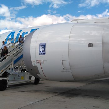 Air Europa - The engines for this twin aisle aircraft are manufactured by General Electric or Rolls Royce.  The serrations help reduce noise. - Airlines Near Me - Madrid, M