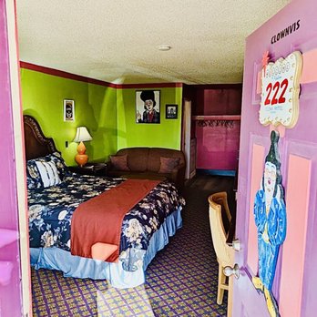 Clown Motel - Room #222 many stories re: this specific room. - Hotels Near Me - Tonopah, Nevada
