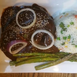 Mole Poblano Con Pollo