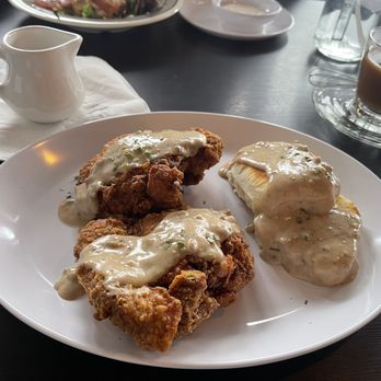 Jade’s - Sausage gravy chicken and biscuits - Seafood Near Me - Ogdensburg, New Jersey