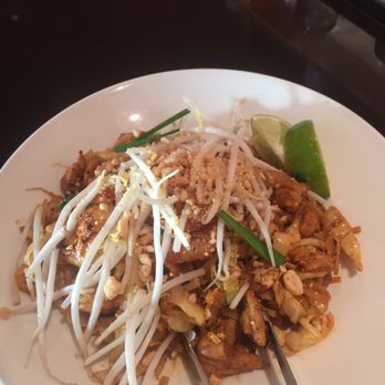 Star Noodle - Pad Pad Thai - Asian Fusion Near Me - Lahaina, Hawaii