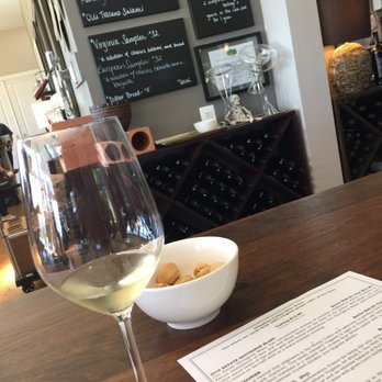 Delaplane Cellars - Wine tasting - Wineries Near Me - Delaplane, Virginia