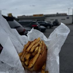 Gene & Jude's - Single Hot dog/with Fries