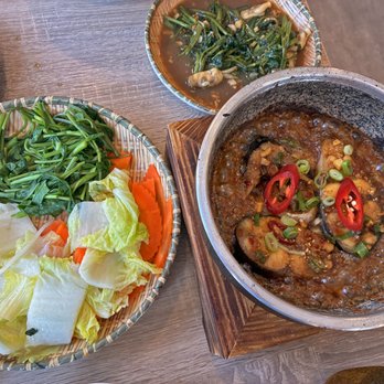 SaiGon Phố - Boiled Vegetables, Stir-Fried Razor Clams with Water Spinach, Braised Fish - Vietnamese Near Me - Mississauga, Ontario SaiGon Phố - Boiled Vegetables, Stir-Fried Razor Clams with Water Spinach, Braised Fish - Vietnamese Near Me - Mississauga, Ontario