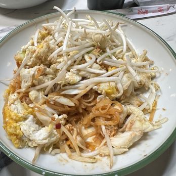 Kin Long Beach - Pad Thai with Colossal Crab Meat - Thai Near Me - Long Beach, California