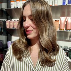 Feel Hairdressers - Soft natural balayage.