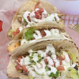Chicken, shrimp, and fish deluxe tacos Chicken, shrimp, and fish deluxe tacos