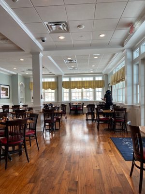 Ellie’s Restaurant at Mills Park Hotel by null