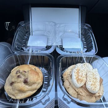 Crave Cookies - Chocolate chip and banana cream pie - Desserts Near Me - Oviedo, Florida Crave Cookies - Chocolate chip and banana cream pie - Desserts Near Me - Oviedo, Florida
