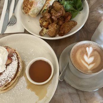 Café Maud - -Breakfast Burrito - Cafes Near Me - New York, New York