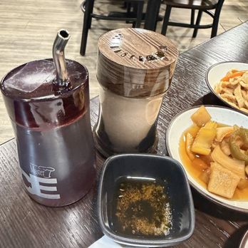Chogajip - Sesame oil and salt to mix own!! Love this - Korean Near Me - Honolulu, Hawaii