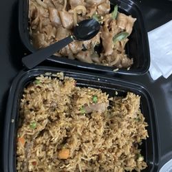 Chothika Thai Cuisine - Drunken noodle and pineapple fries rice