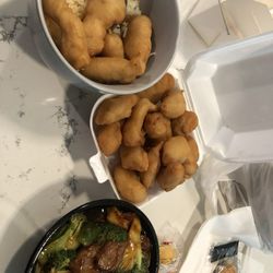 Pictures of the food and way too much broccoli in the beef dish.