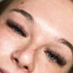 PCH Beauty - Volume lash extensions