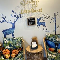 Little Sweet - Sit down area.