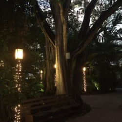 Allen Morris Brickell Park - Seating