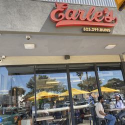 Earle's On Crenshaw - Storefronts